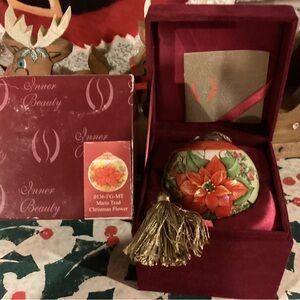 NWT Blown Glass Hand Painted “Inner Beauty” Christmas Poinsettia Ornament